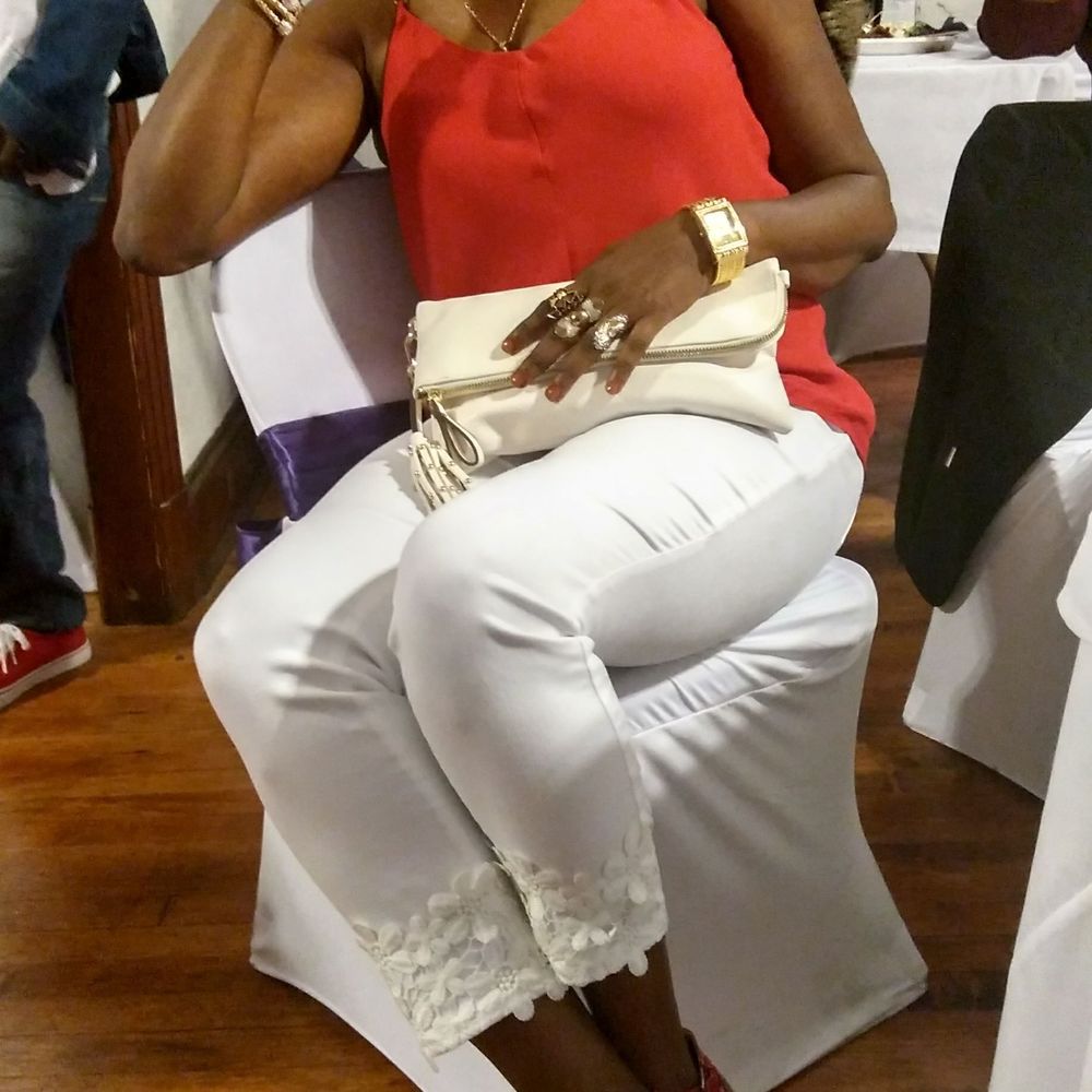 Meet your Posher, Zainab